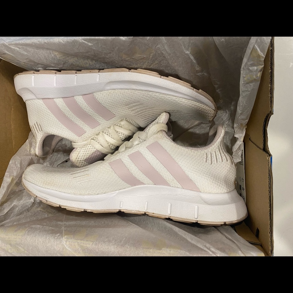 Womens Adidas Swift Run shoes